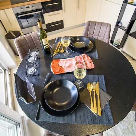 Lorena Luxury Apartamento *