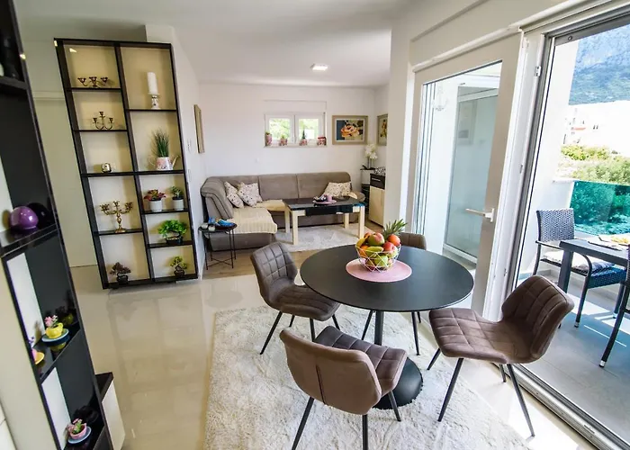 Lorena Luxury * Makarska